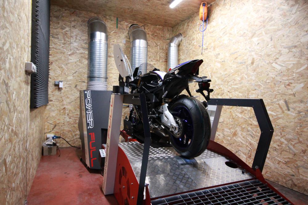 Nous disposons d'un banc de puissante moto de dernière génération pour tester (et améliorer) la puissance d...